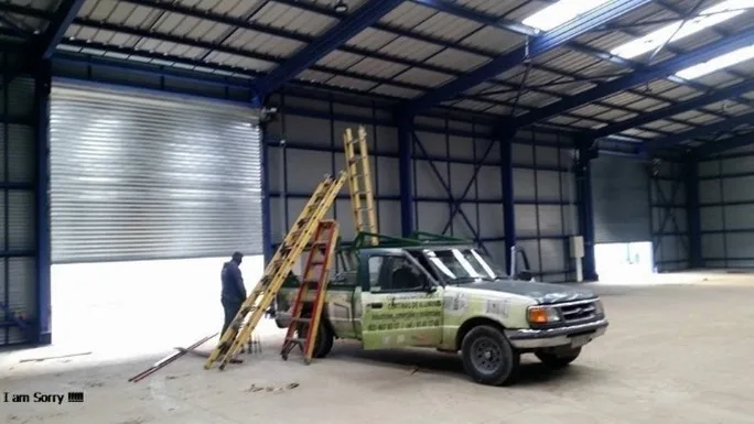 Cortinas metálicas para galpón